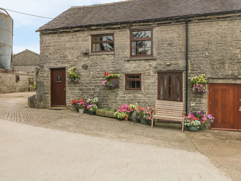 Stable Barn - Image 1