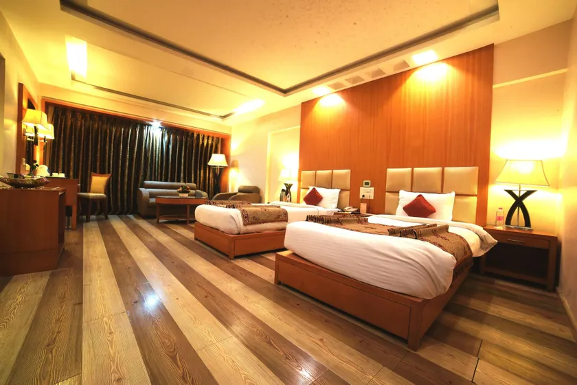 Hotel Babylon Inn - Image 1