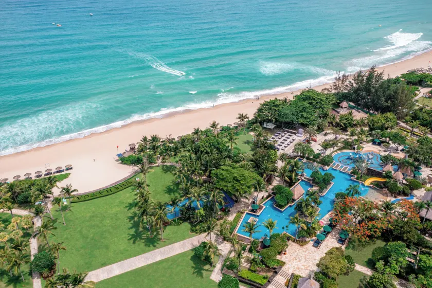 Sheraton Sanya Yalong Bay Resort - Image 1