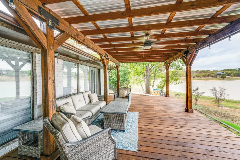 Lake Gem: Private Dock & Large Patio in Lewisville - Image 1