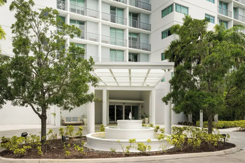 Maritime Hotel Fort Lauderdale Airport & Cruiseport - Image 1