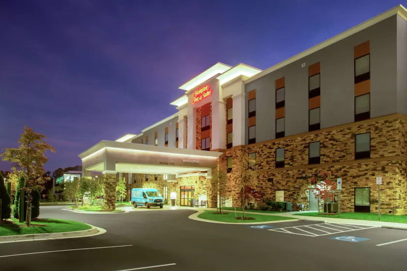 Hampton Inn & Suites Glenarden/Washington DC - Image 1