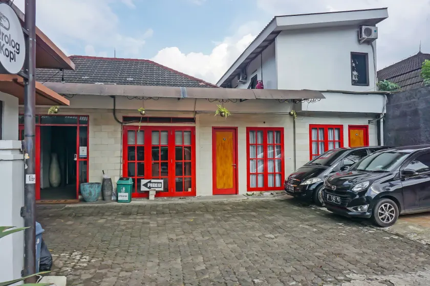 Hotel O Bogor Guest House - Image 1