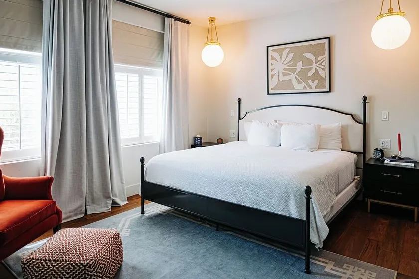 Bespoke Inn Scottsdale - Image 1