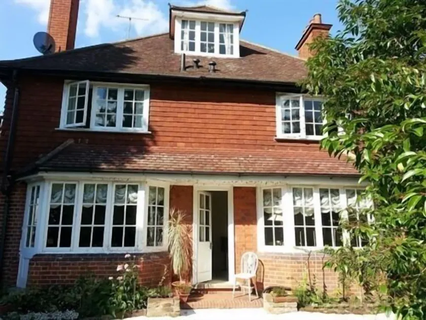 Rosemead Guest House - Image 1