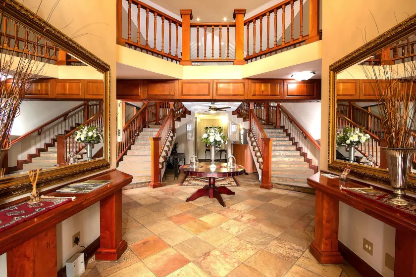 Leopardsong Manor - Image 1