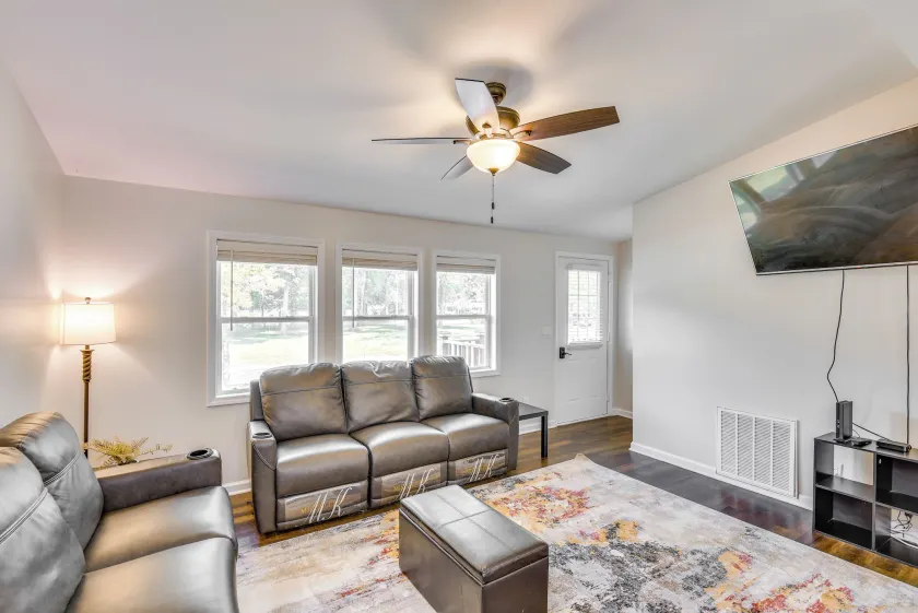 2 Mi to Lake Michigan: Pet-friendly Sawyer Apt - Image 1