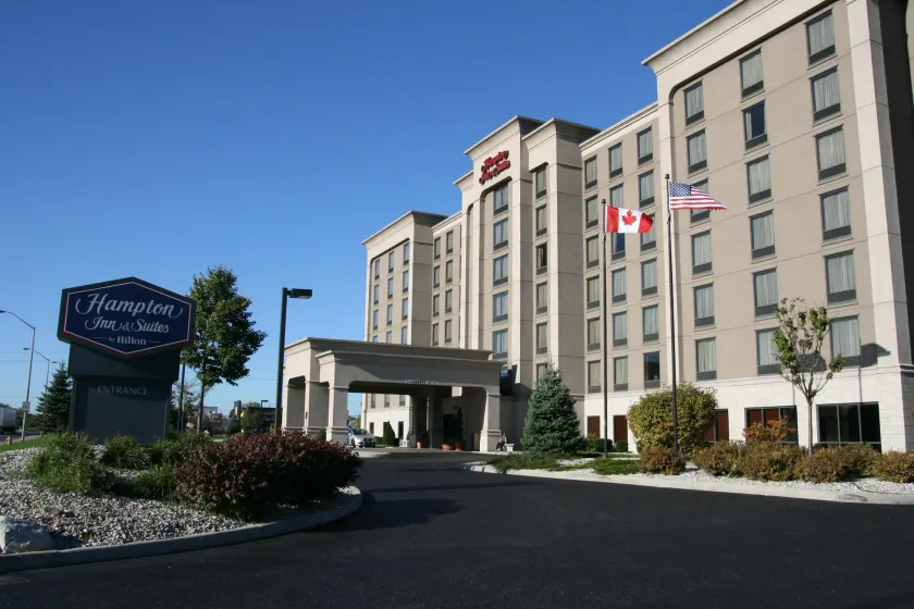 Hampton Inn & Suites by Hilton Windsor - Image 1