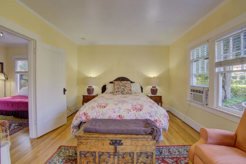 Secret Garden Inn & Cottages - Image 1