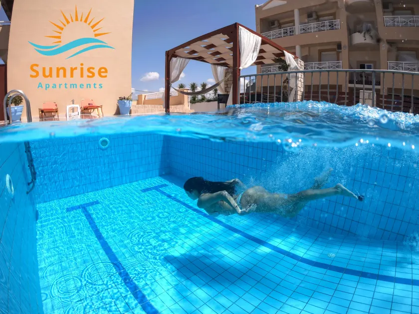 Sunrise Apartments - Image 1