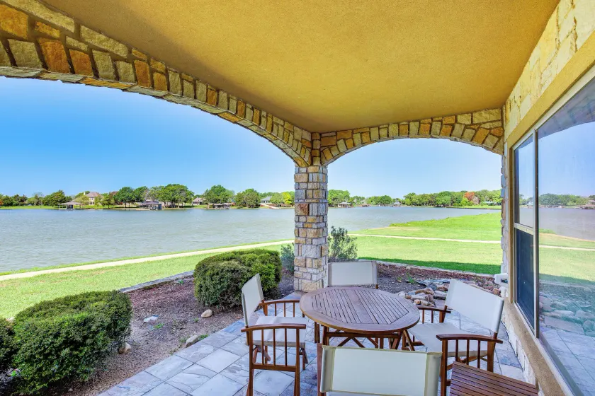 Lakefront Corsicana Condo w/ Pool Access! - Image 1