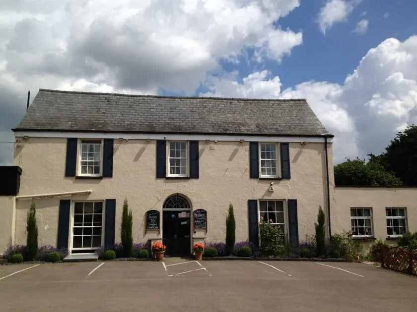 Castle Lodge Hotel - Image 1