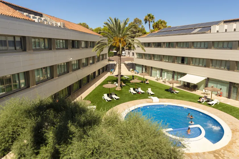 Hotel Daniya Alicante - Image 1