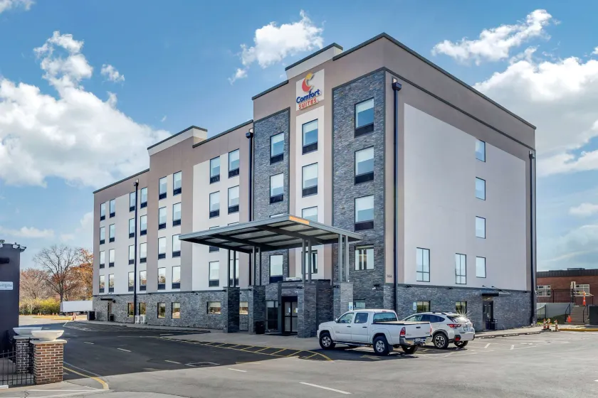 Comfort Suites St Louis - Sunset Hills - Image 1