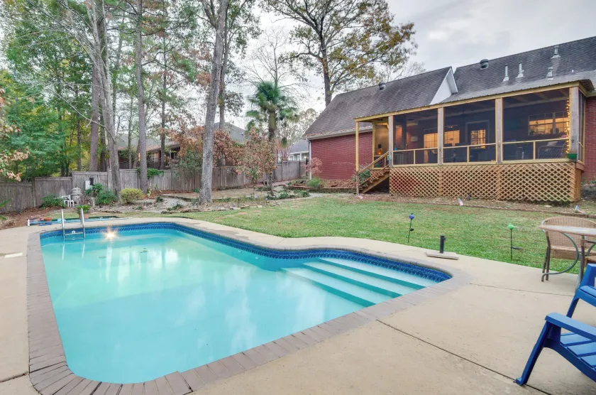 Welcoming Brandon Home w/ Pool & Screened-in Deck - Image 1