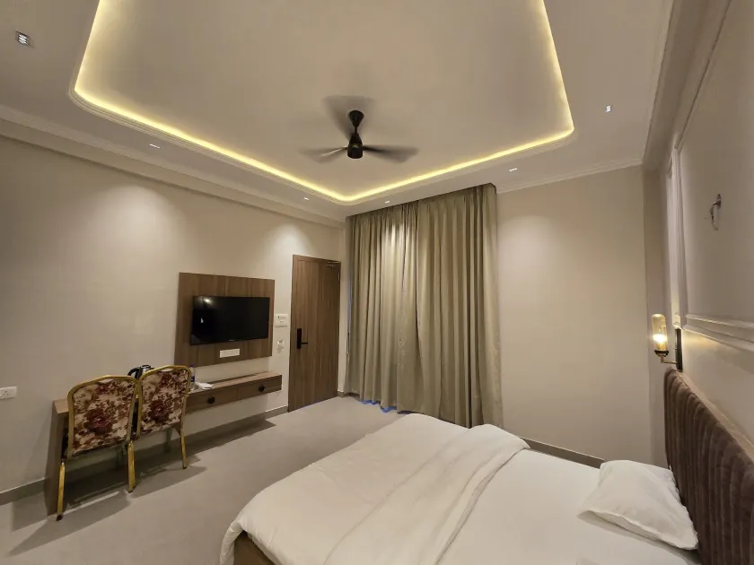 Hotel Divine Banaras - Quarto