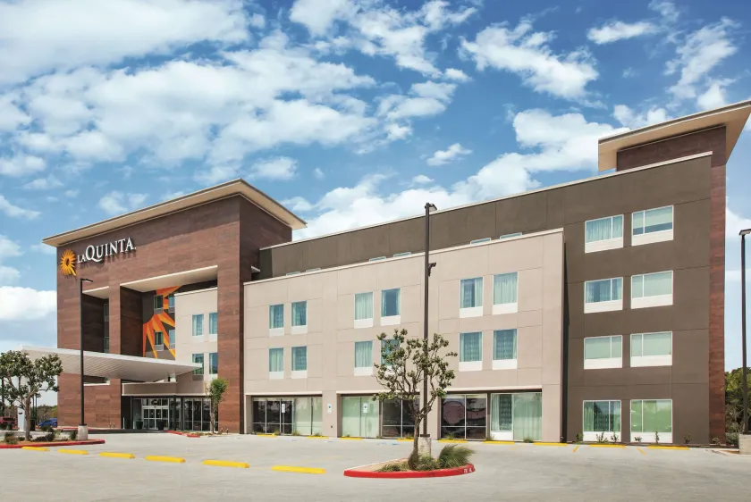 La Quinta by Wyndham McAllen La Plaza Mall - Image 1