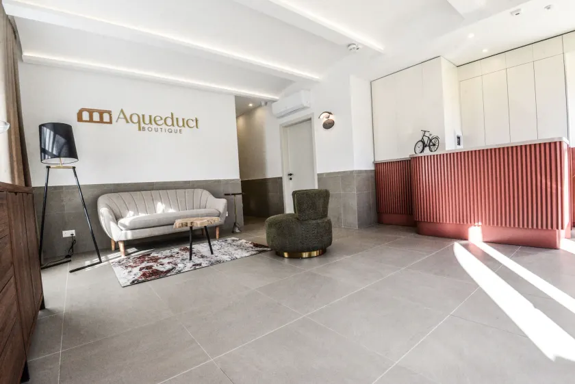 Aqueduct Boutique B&B - Image 1