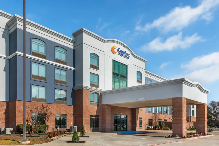 Comfort Inn & Suites Frisco East - McKinney - Image 1