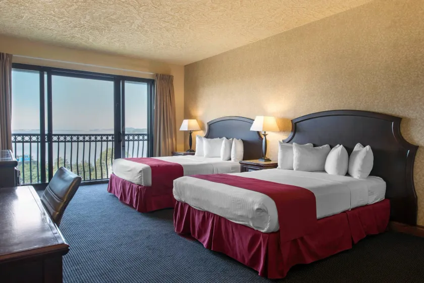 Shoreline Inn & Conference Center, an Ascend Collection Hotel - Image 1