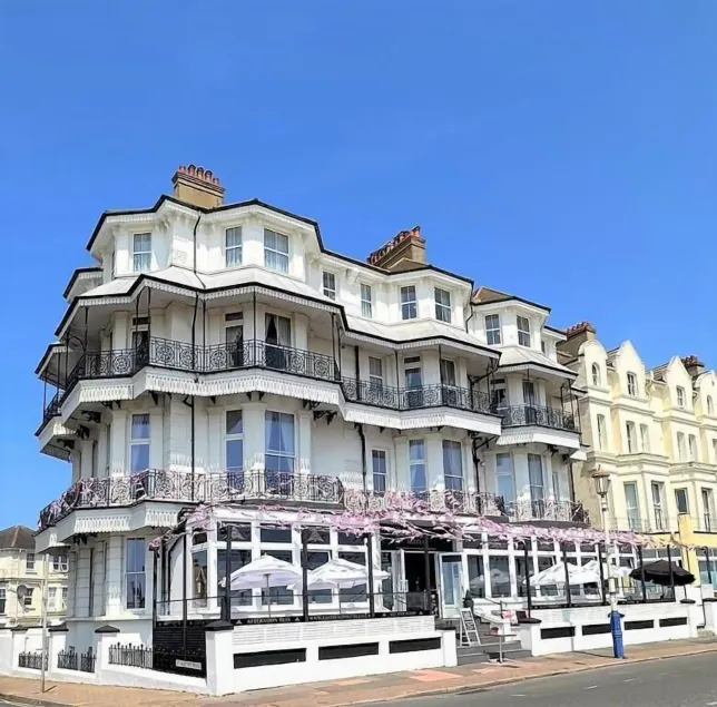 East Beach Hotel - Image 1