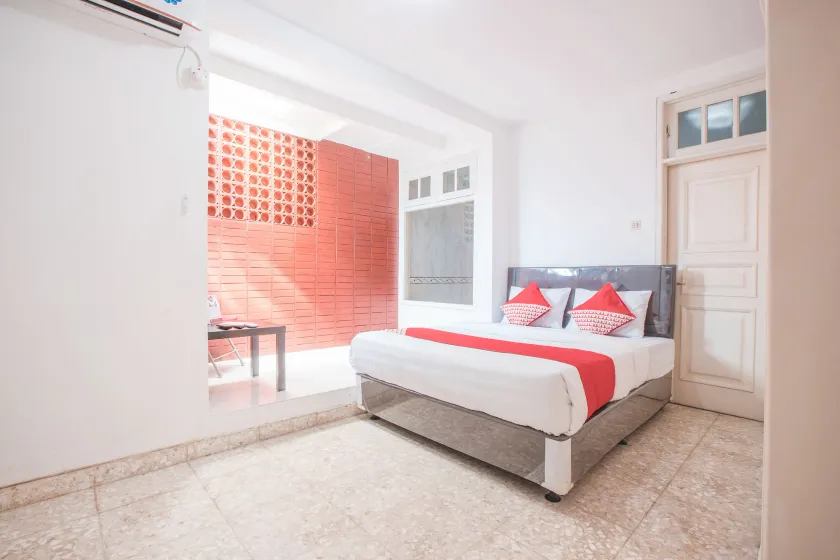 Capital O 332 Residence G17 Kemang - Image 1
