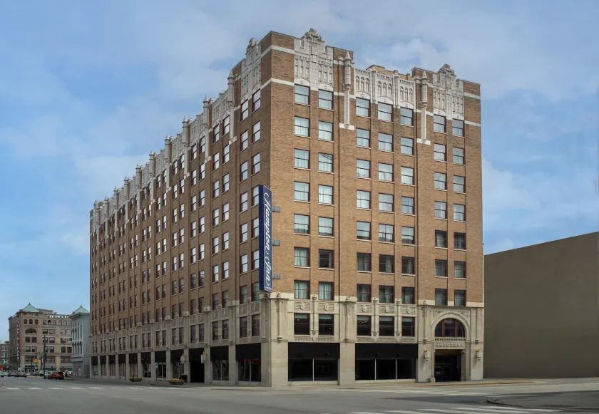 Hampton Inn Indianapolis Downtown Across from Circle Centre - Image 1