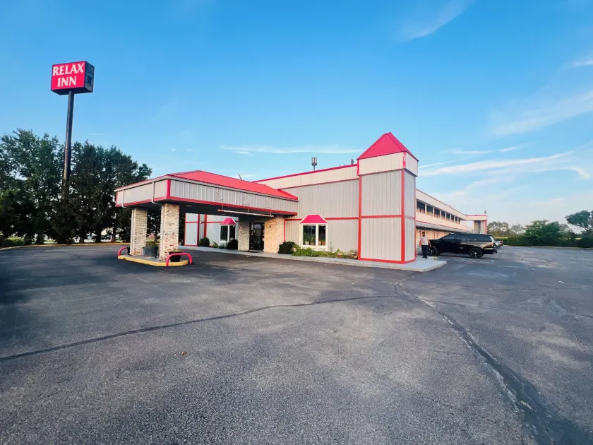 Relax Inn - Image 1