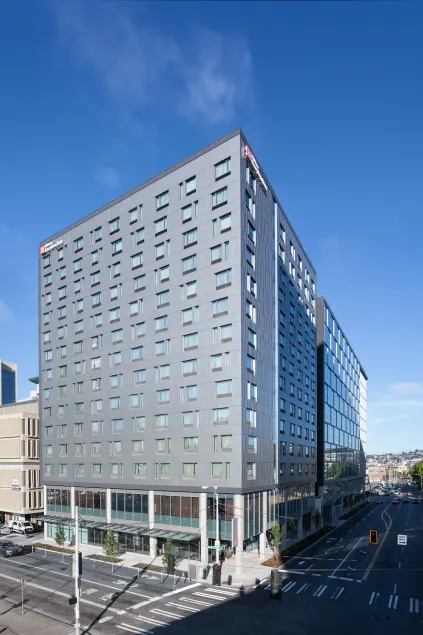 Hilton Garden Inn Seattle Downtown - Image 1