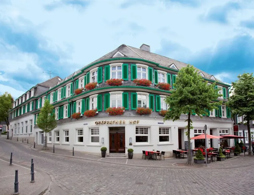 Hotel Gräfrather Hof - Image 1