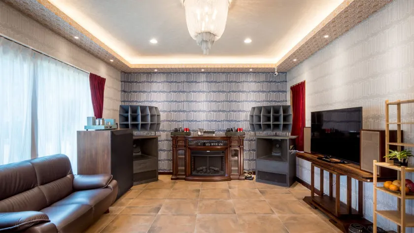 BlackJazz Inn - Image 1