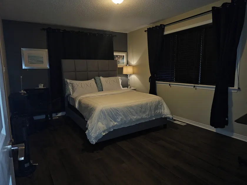 Mannys place - Image 1