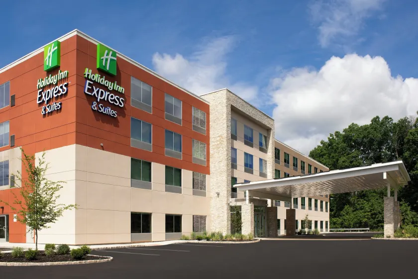 Holiday Inn Express & Suites - North Brunswick by IHG - Image 1
