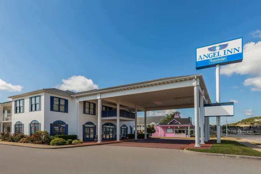 Angel Inn Near IMAX, a Travelodge by Wyndham - Image 1