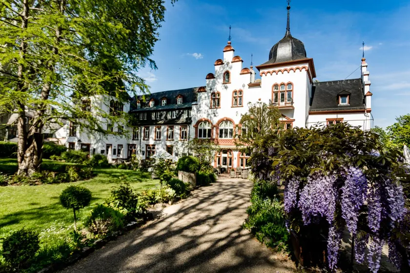 Hotel Kronenschlösschen - Image 1