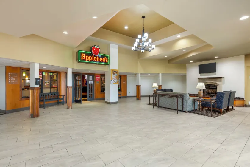 Best Western Plus York Hotel and Conference Center - Image 1
