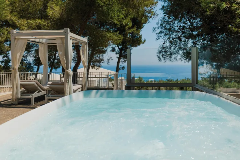 Marenea Suite Hotel - Image 1