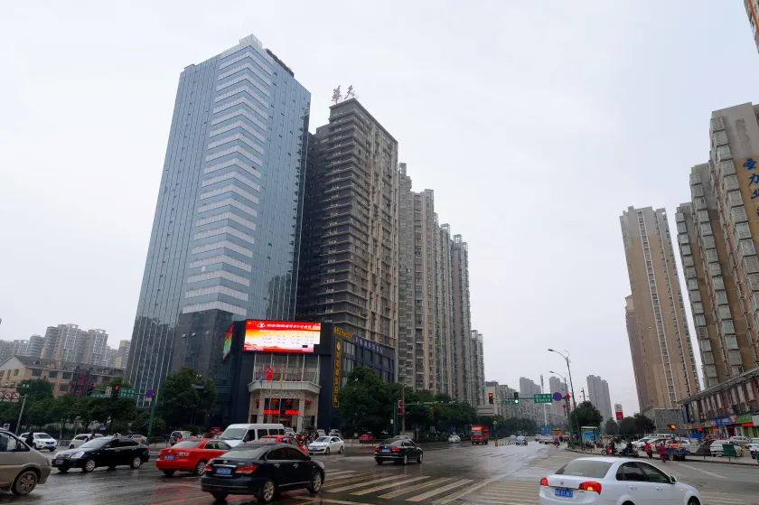 Xingsha Huatian Grand Hotel - Image 1