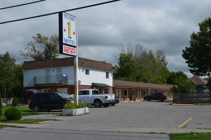 Studio 1 Motel - Image 1
