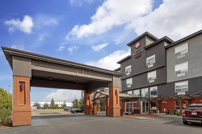 Best Western Plus West Edmonton - Image 1