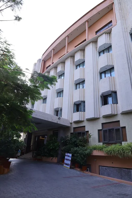 Hotel Surguru - Image 1