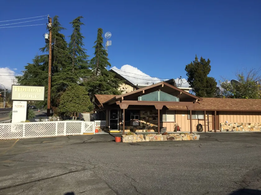 Holiday Lodge - Image 1