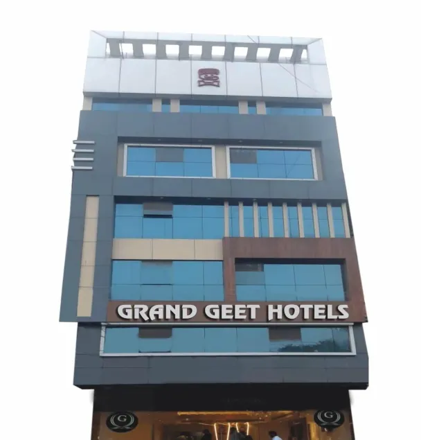Grand Geet Hotel - Image 1