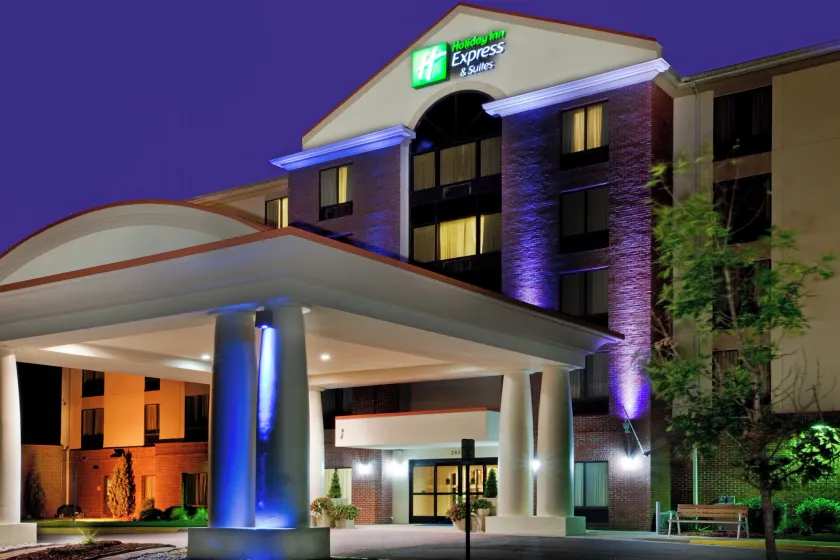 Holiday Inn Express & Suites Chesapeake by IHG - Image 1