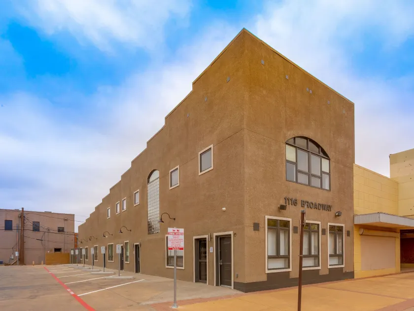 Millsap Suites by Pioneer Pocket Hotel - Image 1