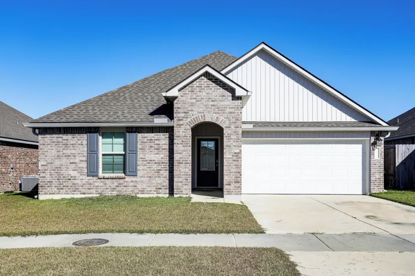 13 Mi to Baton Rouge: Family-friendly Home - Image 1