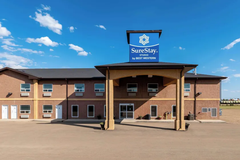 SureStay Studio by Best Western Hardisty - Image 1
