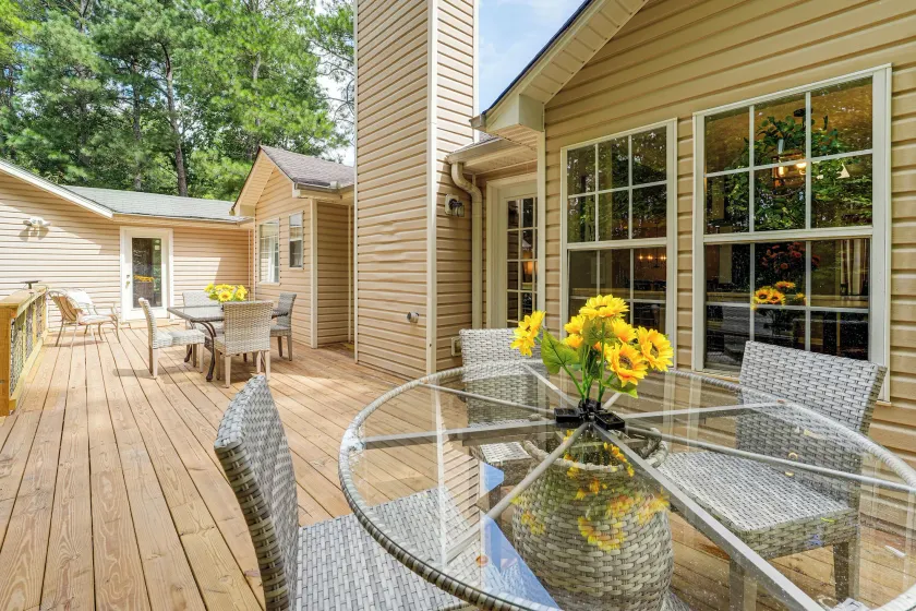 Near Lake Allatoona! Suburban Home w/ Deck & Yard - Image 1