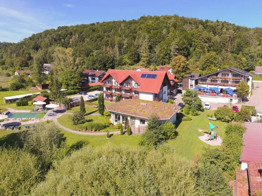 Hotel & Gasthof Zur Linde - Image 1