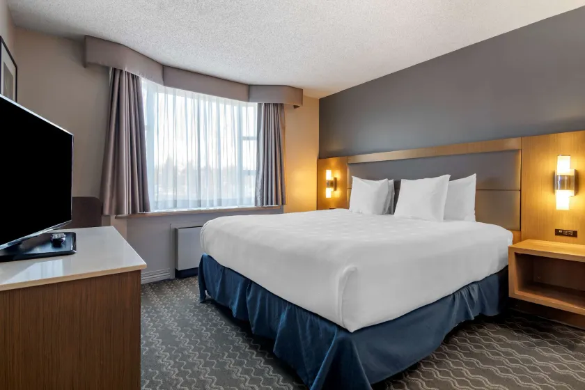 Best Western Plus Vancouver Airport Hotel - Image 1